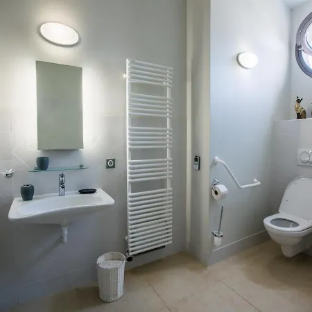 Double On A Quiet Domain With Large Swimming Pool And A Park-like Garden. וילה Saint-Maurin