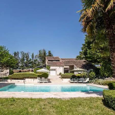 Double On A Quiet Domain With Large Swimming Pool And A Park-like Garden. *